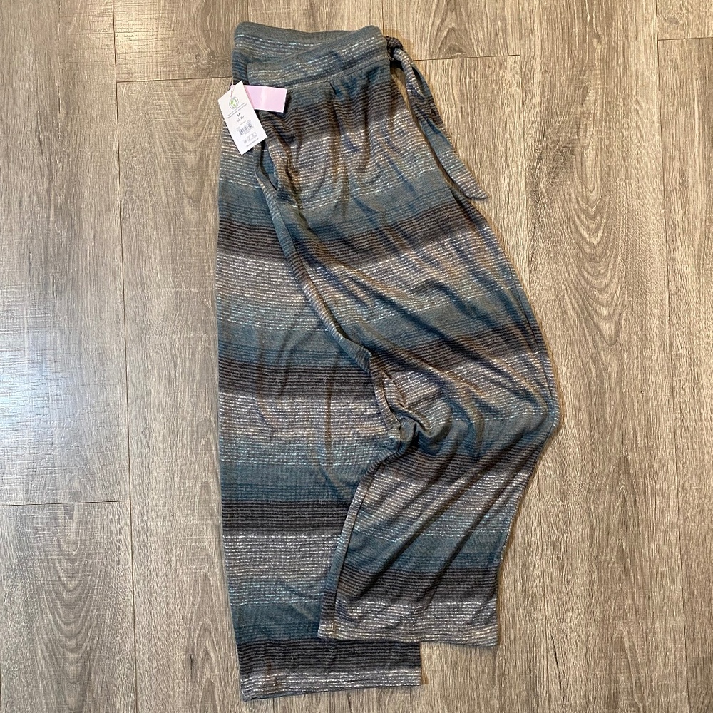 NWT - WOMENS SUUUUPER COMFY PAJAMA PANTS